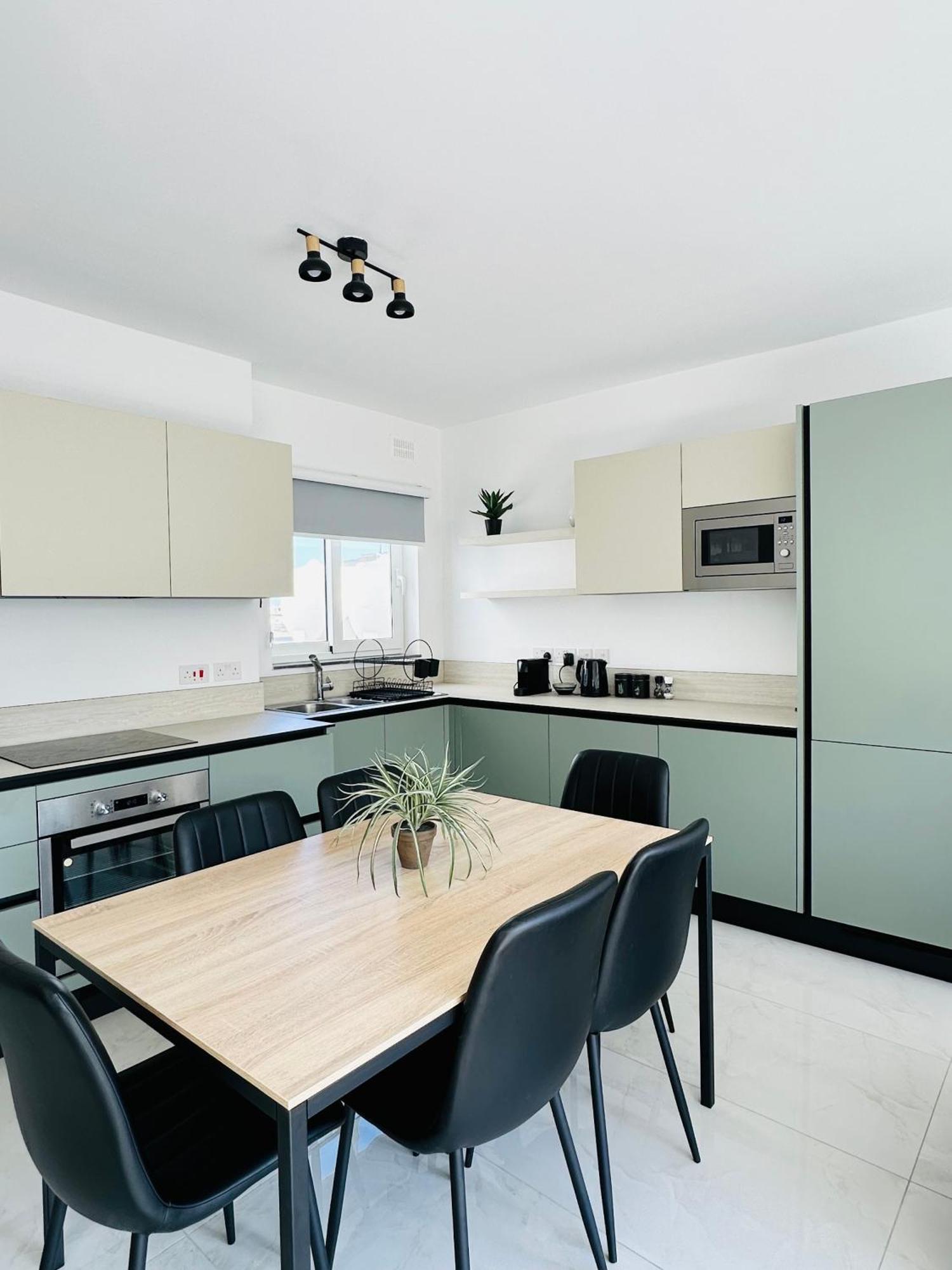 Sliema 2 Bedroom Penthouse Luaran gambar